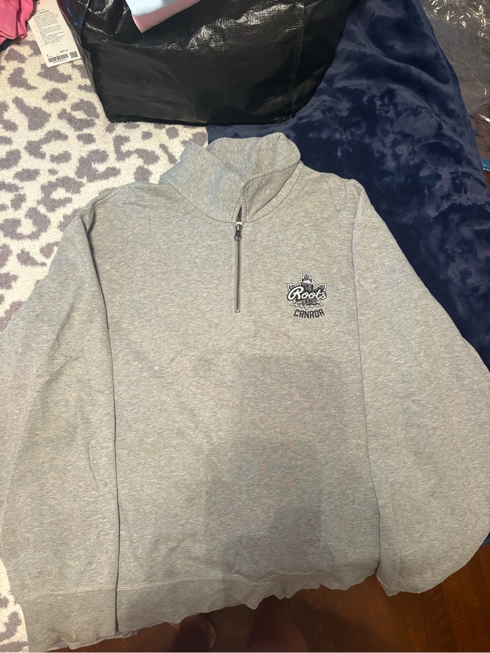 Roots Men’s Light Gray Quarter-Zip Pullover